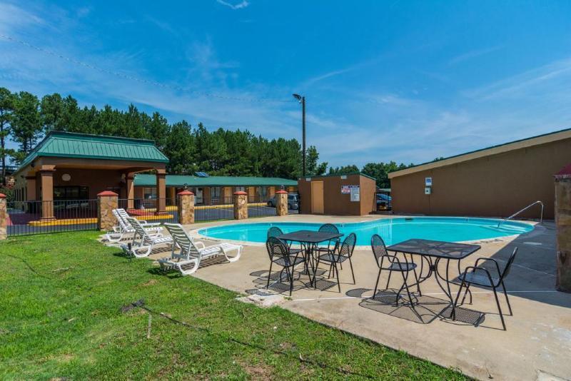 Rodeway Inn Swainsboro Exteriér fotografie